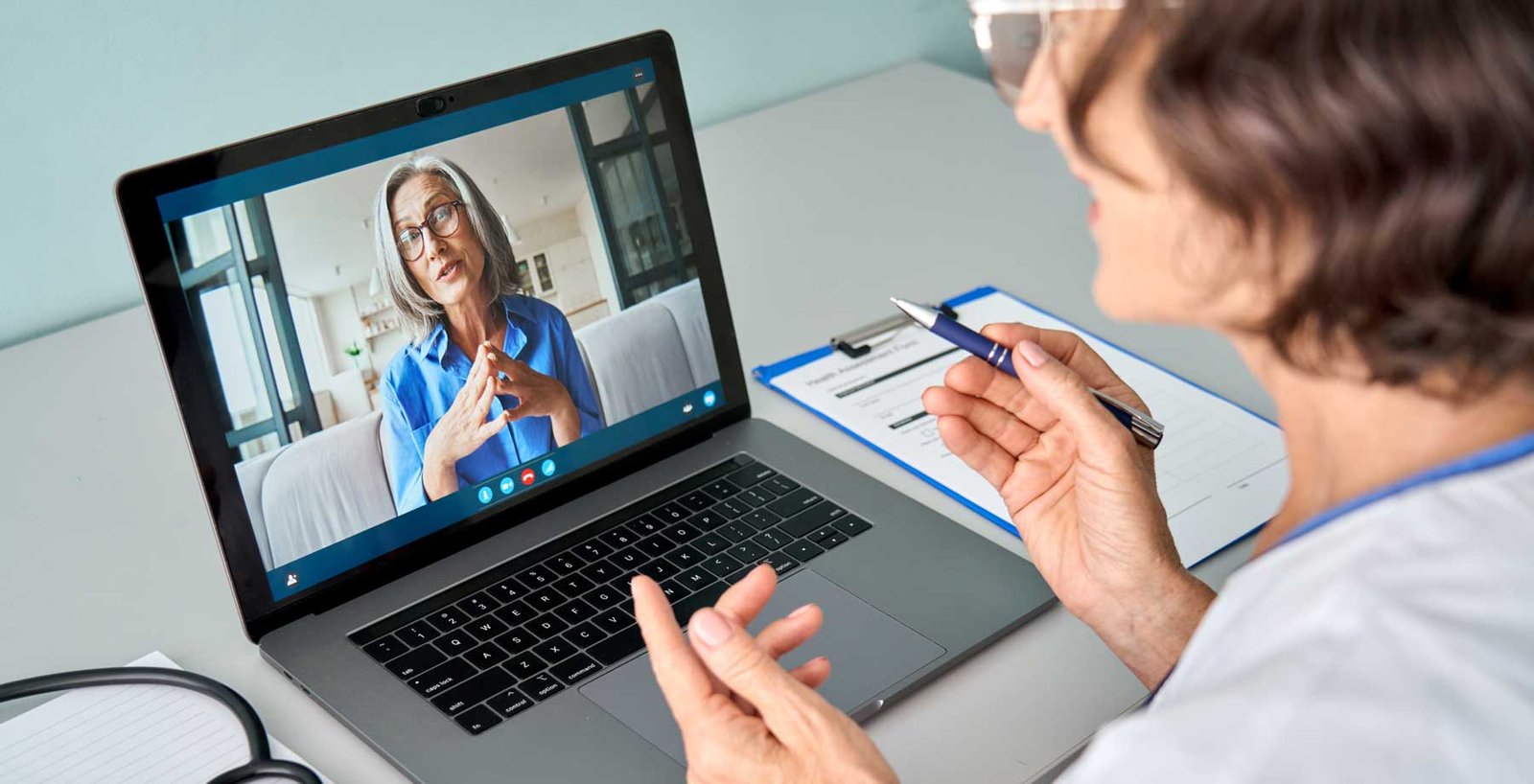 Person talking to a person online